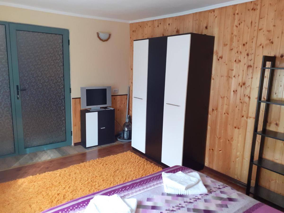 Апартаменти Vinatoru Apartament Intrare Prin Strada Sculptor Constantin Baraschi Кимпулунґ Екстер'єр фото